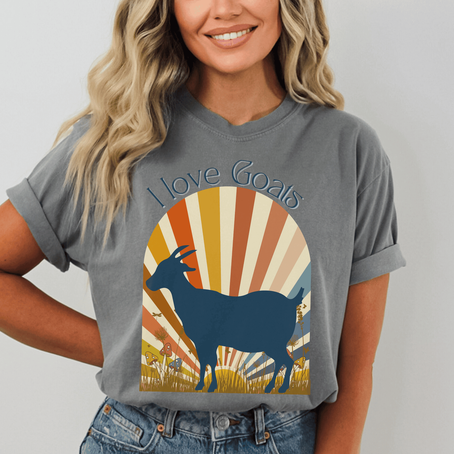 "New"Trendy Goat Love T-shirt: