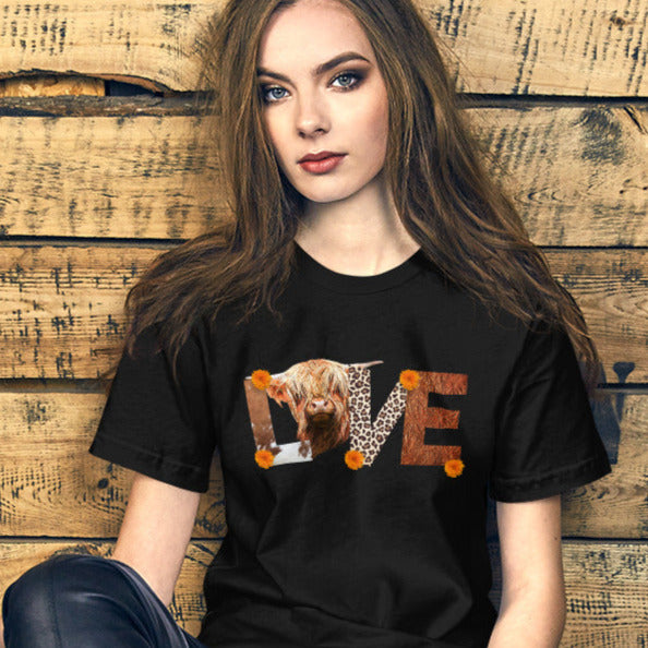 Cute Highland cow lover t-shirt is the perfect gift for that country loving, cow lover in your life.