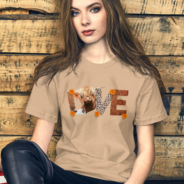 Cute Highland cow lover t-shirt is the perfect gift for that country loving, cow lover in your life.