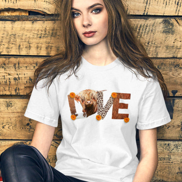 Cute Highland cow lover t-shirt is the perfect gift for that country loving, cow lover in your life.